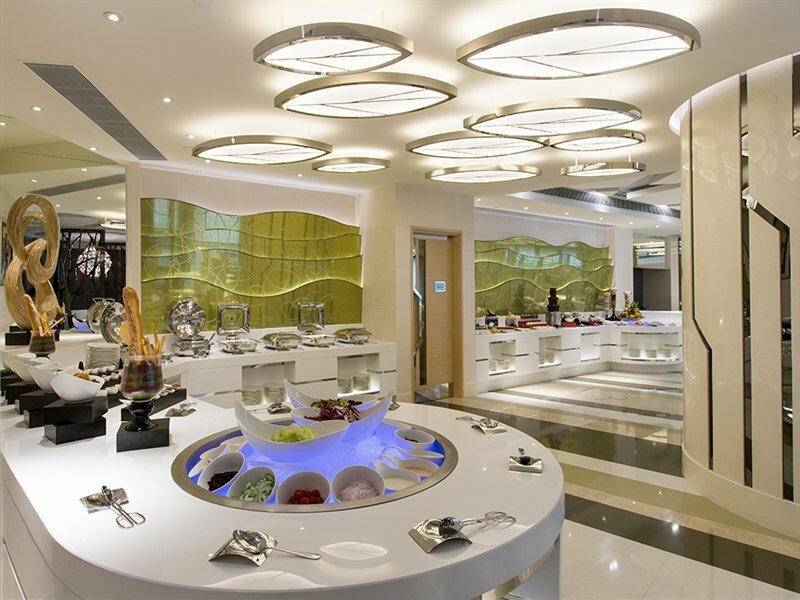 Фото Rosedale Hotel Kowloon