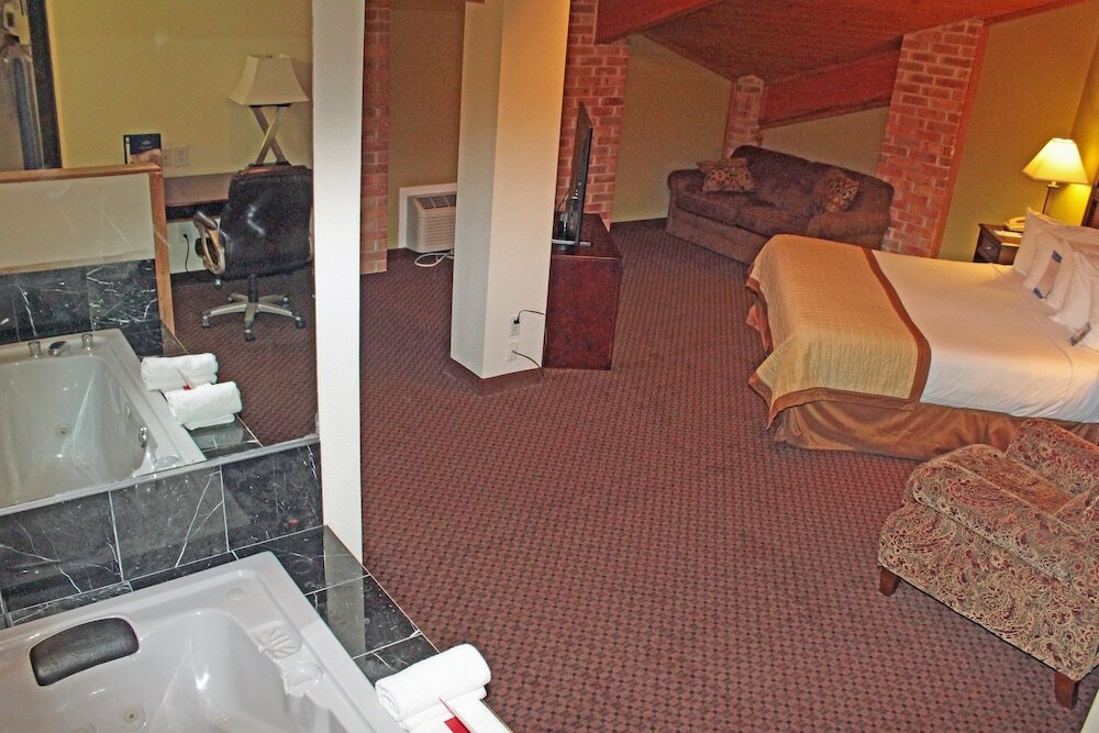 Фото Baymont by Wyndham Battle Creek Downtown