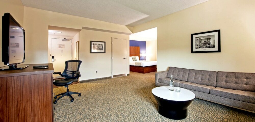 Фото Kellogg Conference Hotel at Gallaudet University