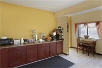 Фото Americas Best Value Inn Livonia Detroit