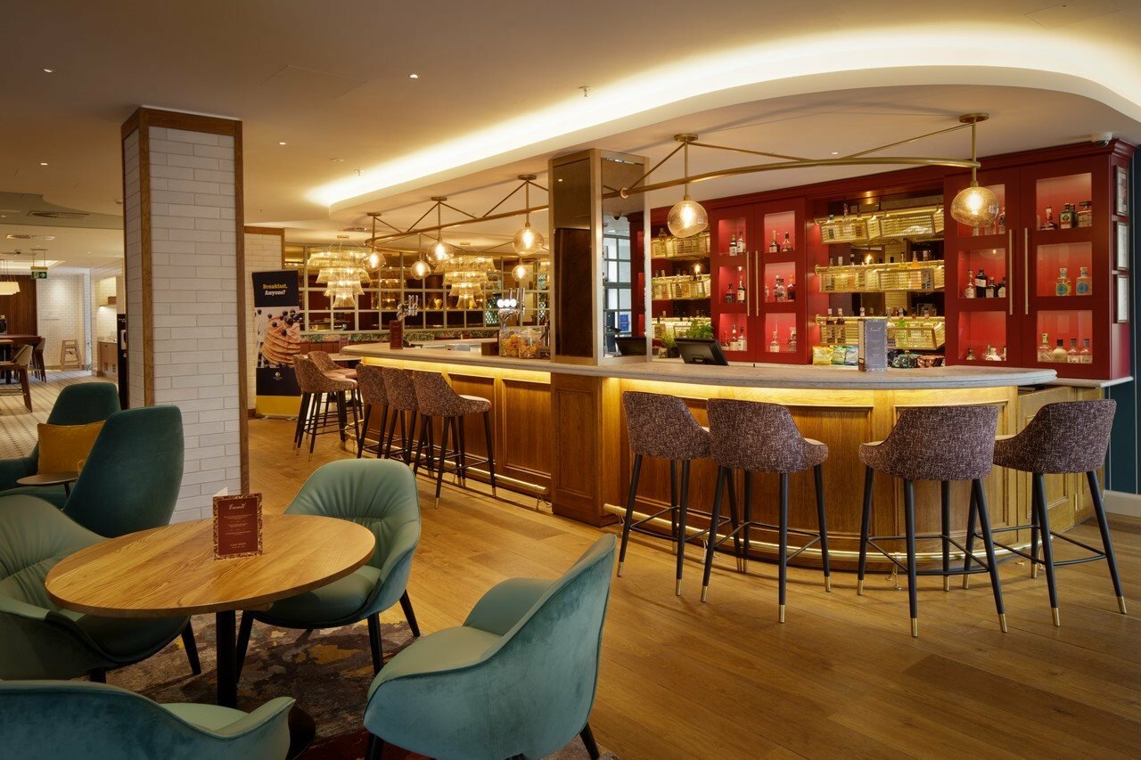 Фото DoubleTree by Hilton Bath