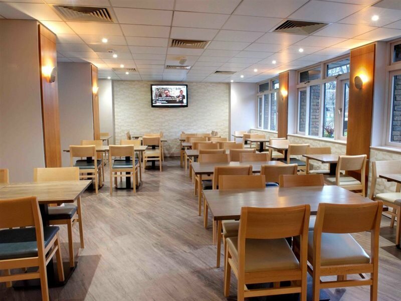 Фото Waterloo Hub Hotel & Suites