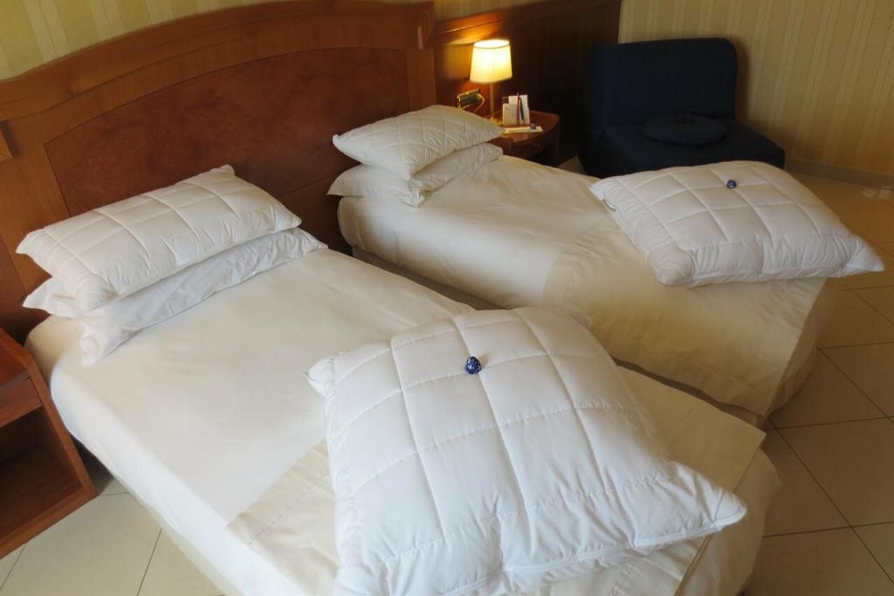 Фото Joyfull Hotel