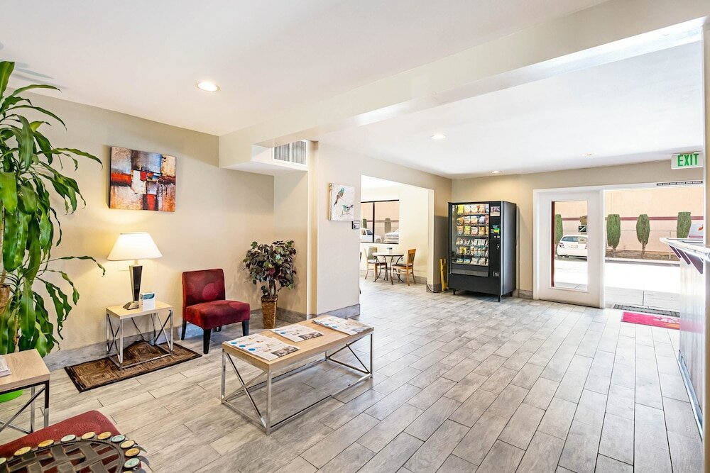 Фото Econo Lodge Inn & Suites Yuba City - Marysville