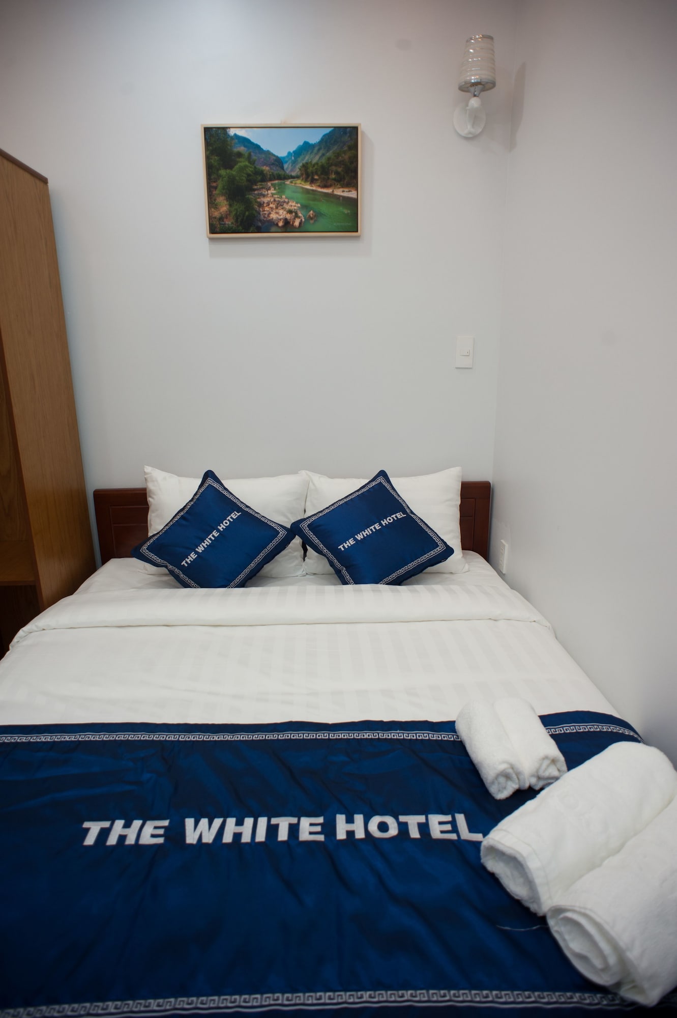 Фото The White House