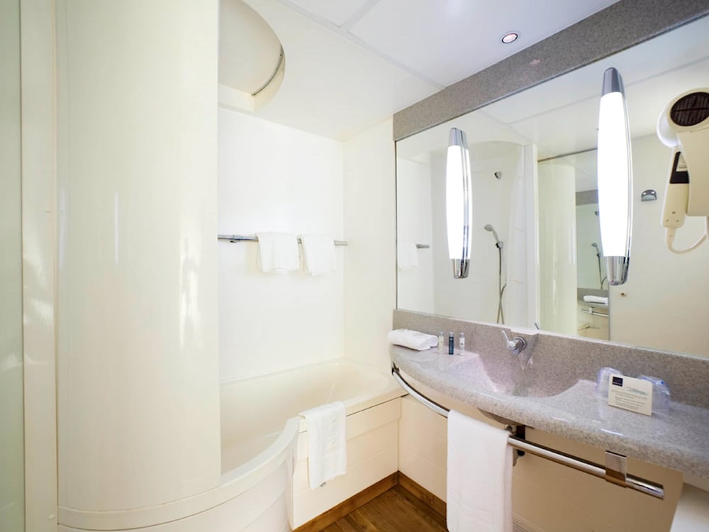 Фото Novotel Marseille Est Porte d'Aubagne