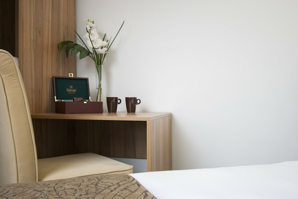 Фото Ascotia off Queen