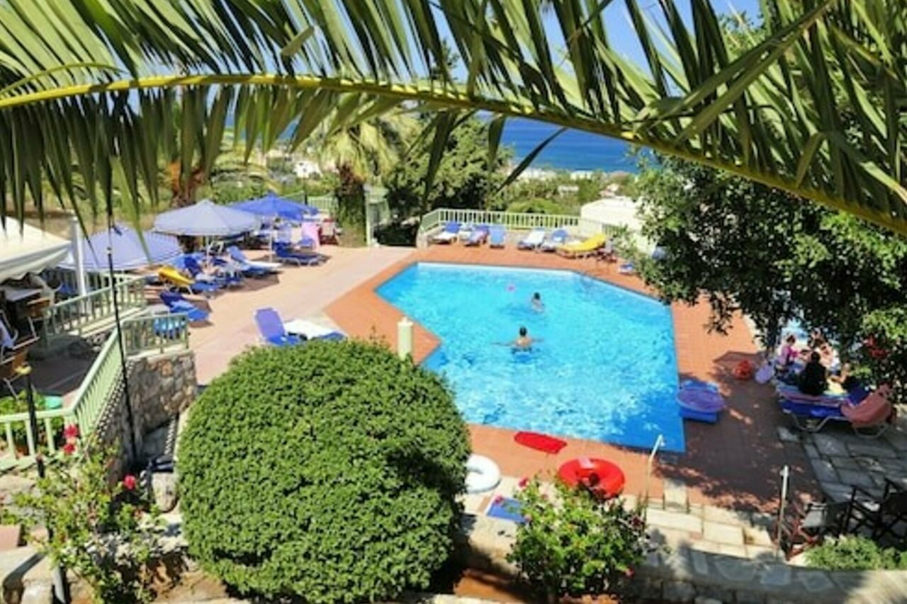 Фото отеля 2