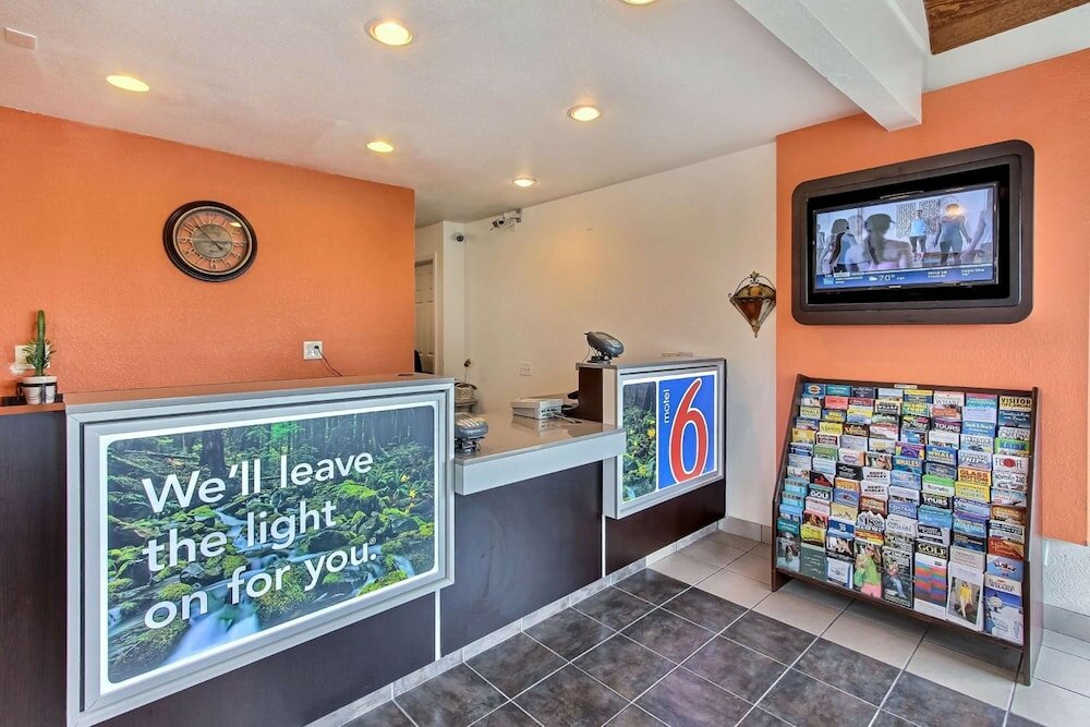 Фото Motel 6 Marina, Ca - Monterey