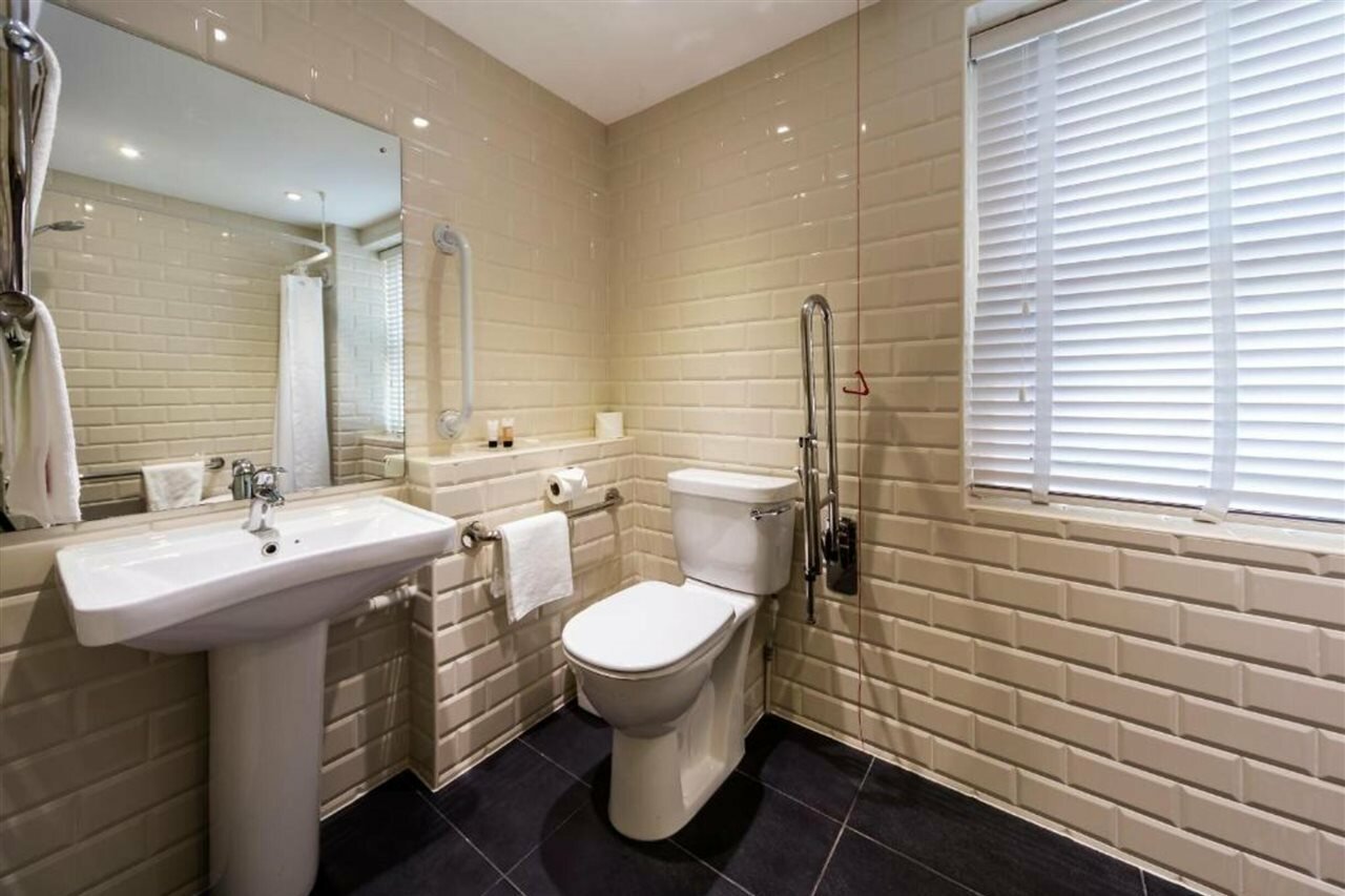 Фото The Old Ship Hotel