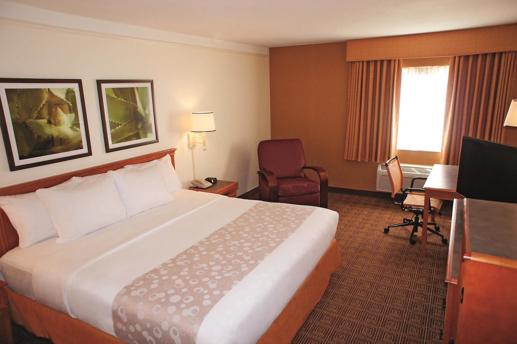 Фото La Quinta Inn & Suites by Wyndham Salt Lake City - Layton