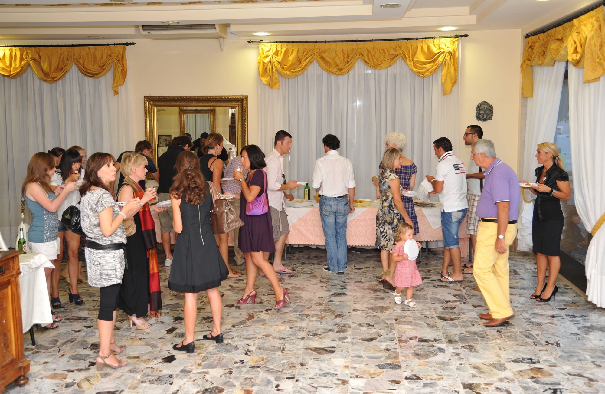 Фото Hotel Ristorante Commercio