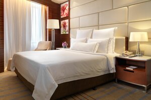 One World (MRT Kajang Line, Bandar Utama Station), hotel