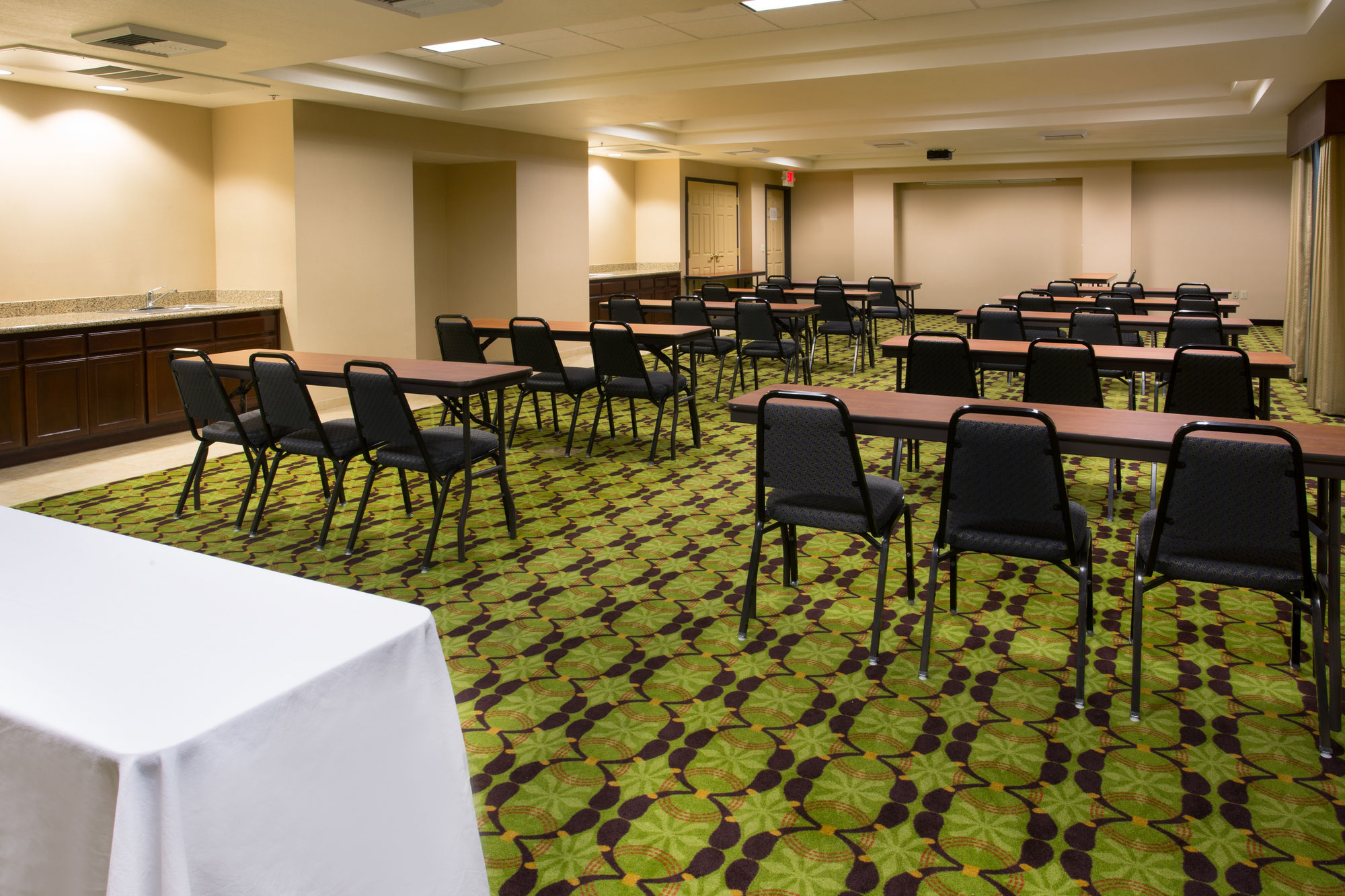 Фото Holiday Inn Express Yreka-Shasta Area, an Ihg Hotel