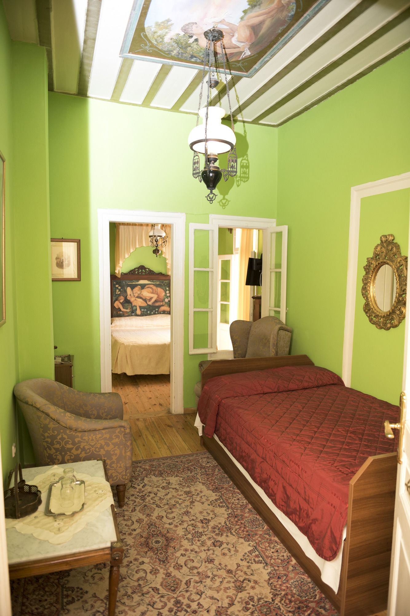 Фото Ilion Hotel Suites