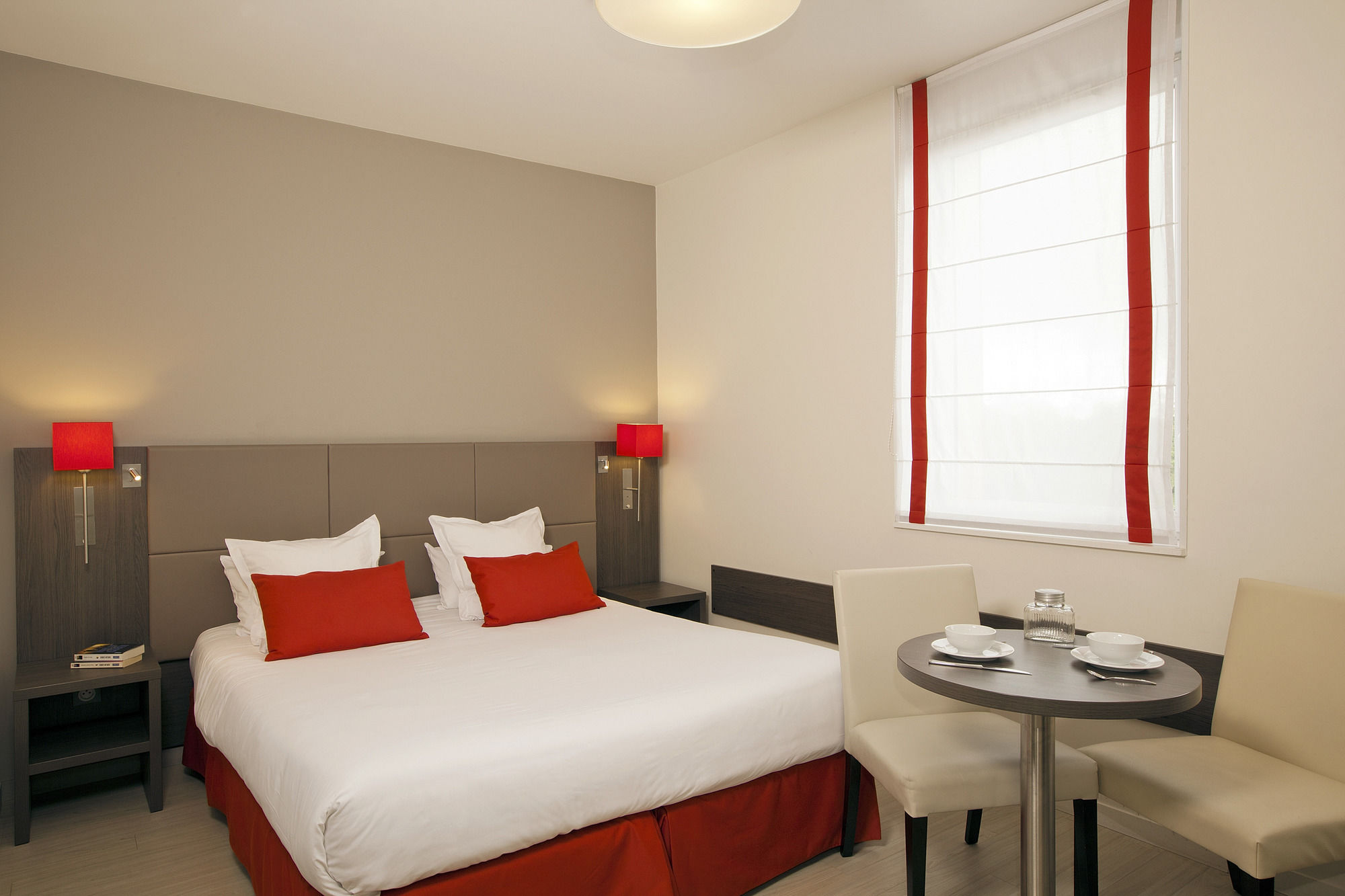 Фото Residhome Reims Centre