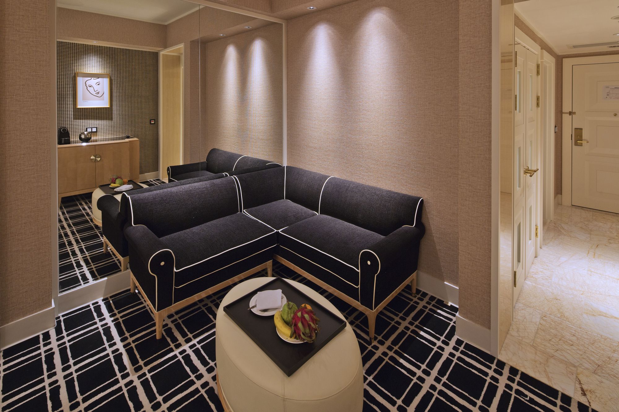 Фото The Lin Hotel