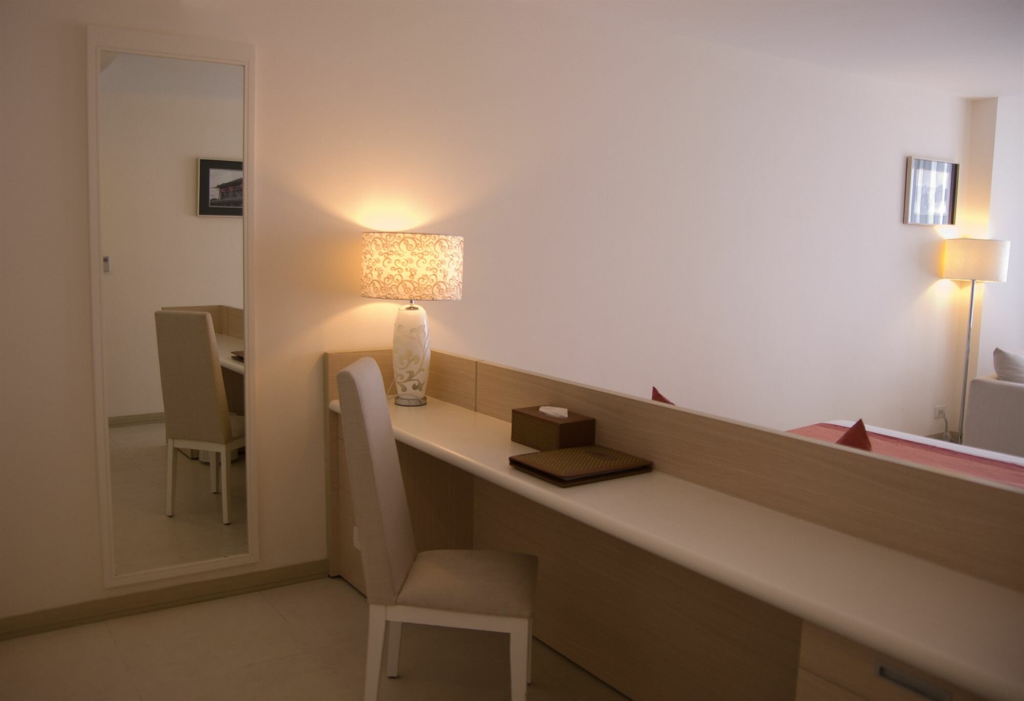 Фото Nhi Phi Hotel
