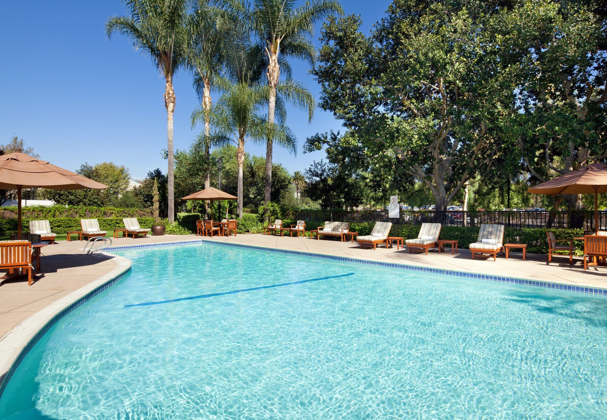 Фото Sheraton Fairplex Hotel & Conference Center