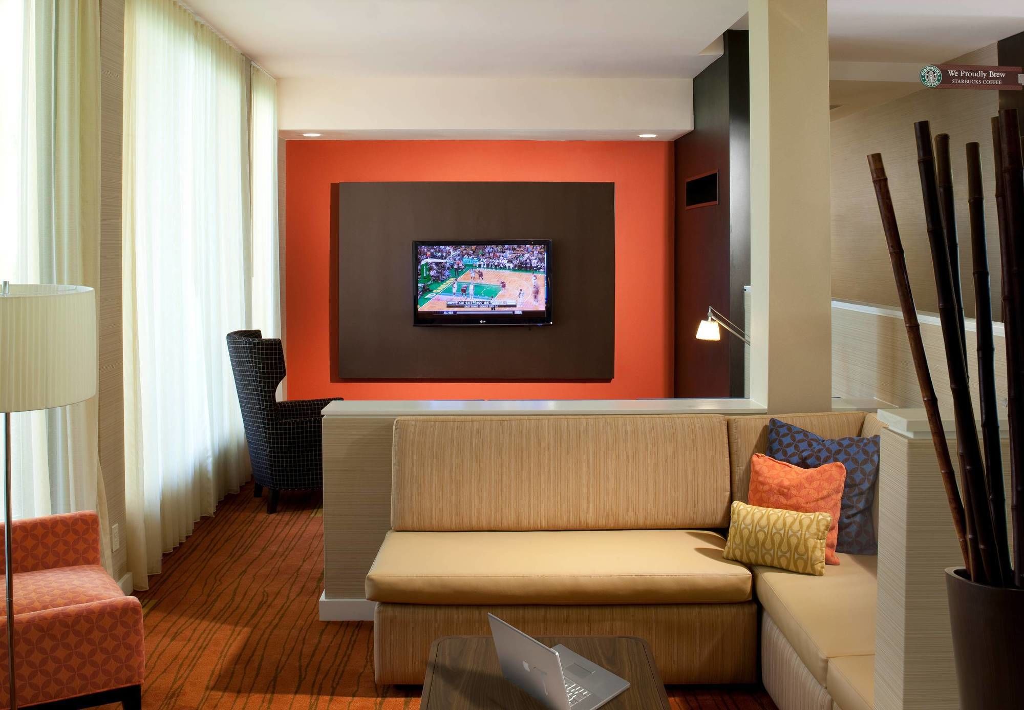 Фото Courtyard by Marriott Orlando Airport