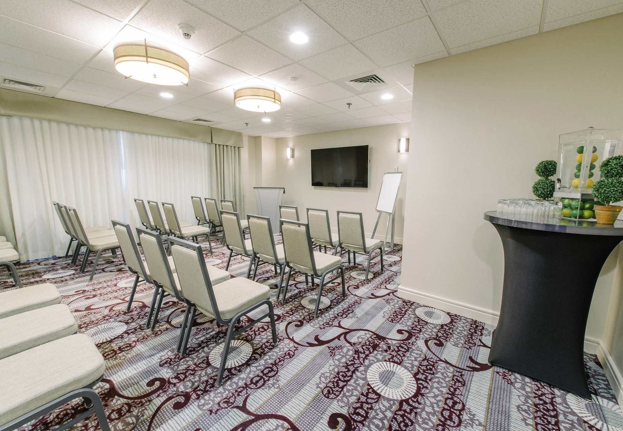 Фото Courtyard by Marriott Nashua