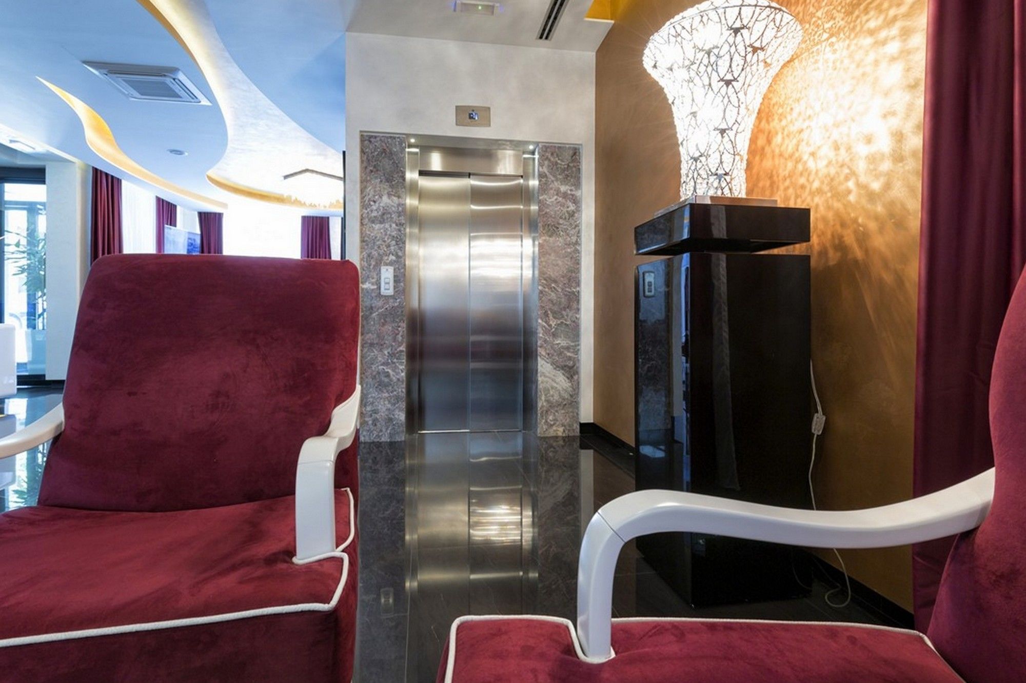 Фото Nova City Signature Collection Hotel