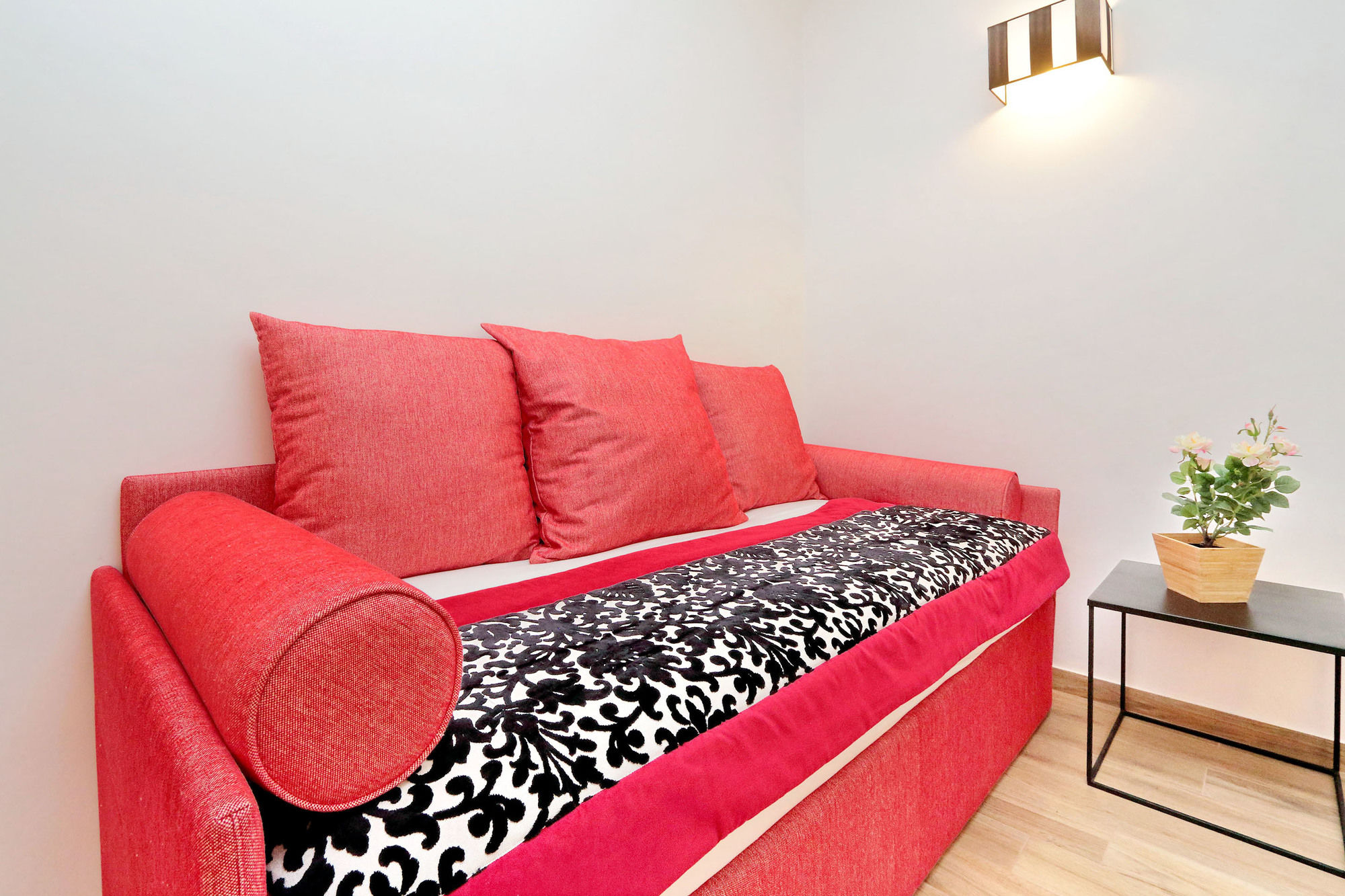 Фото Monti Apartments - My Extra Home