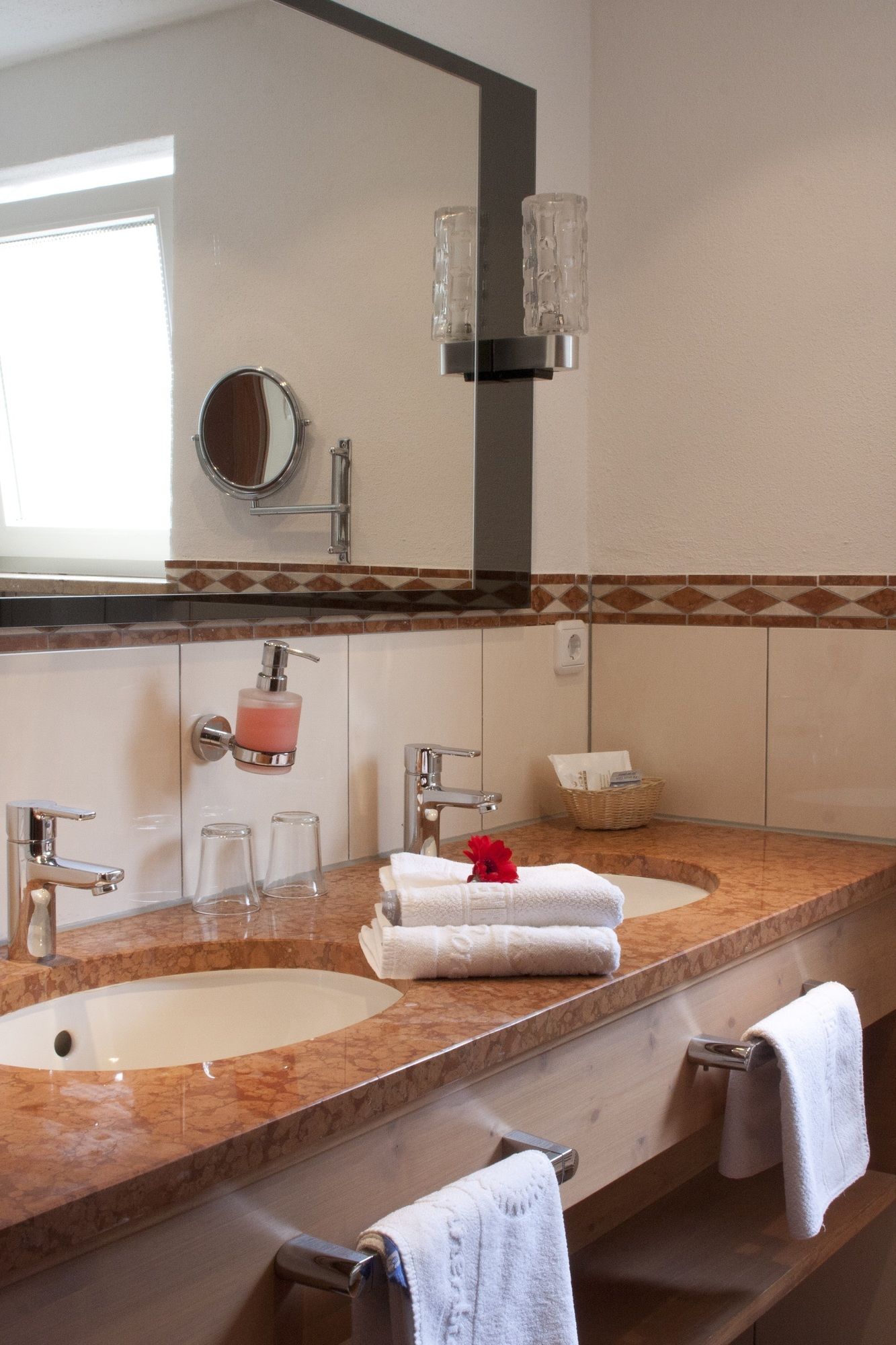 Фото Hotel Sonnenbichl