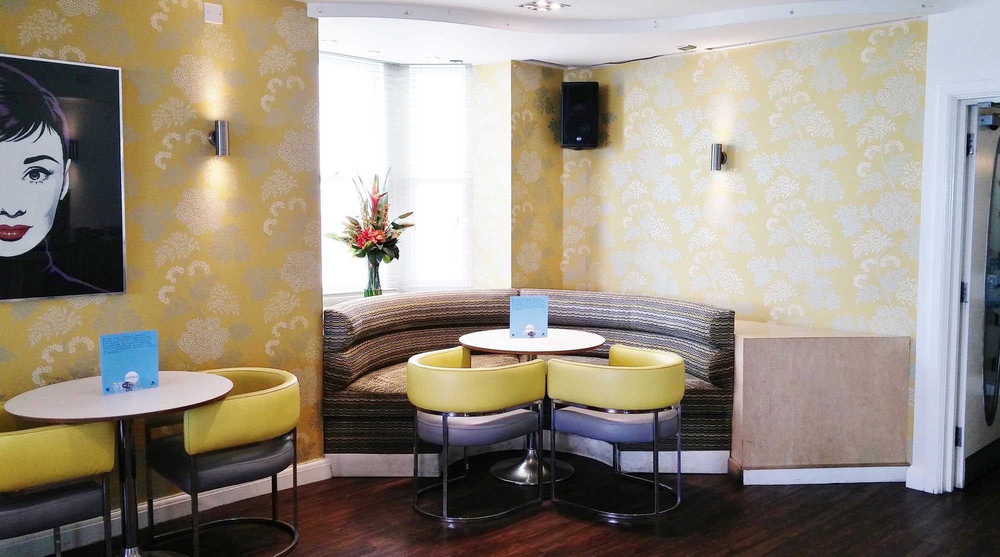 Фото Legends Hotel Brighton