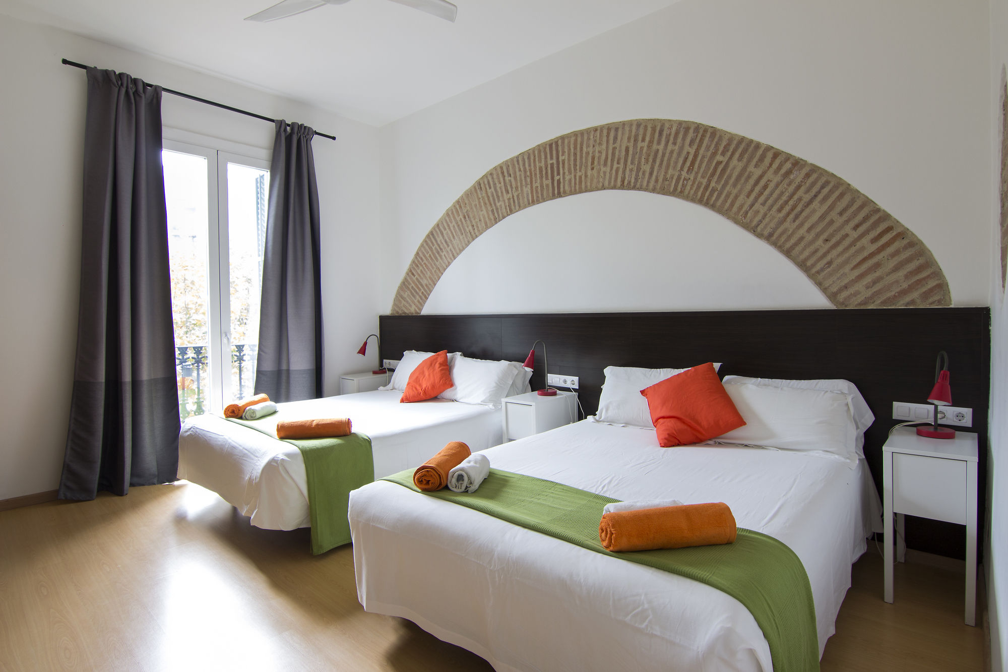 Фото Stay Together Barcelona Apartments