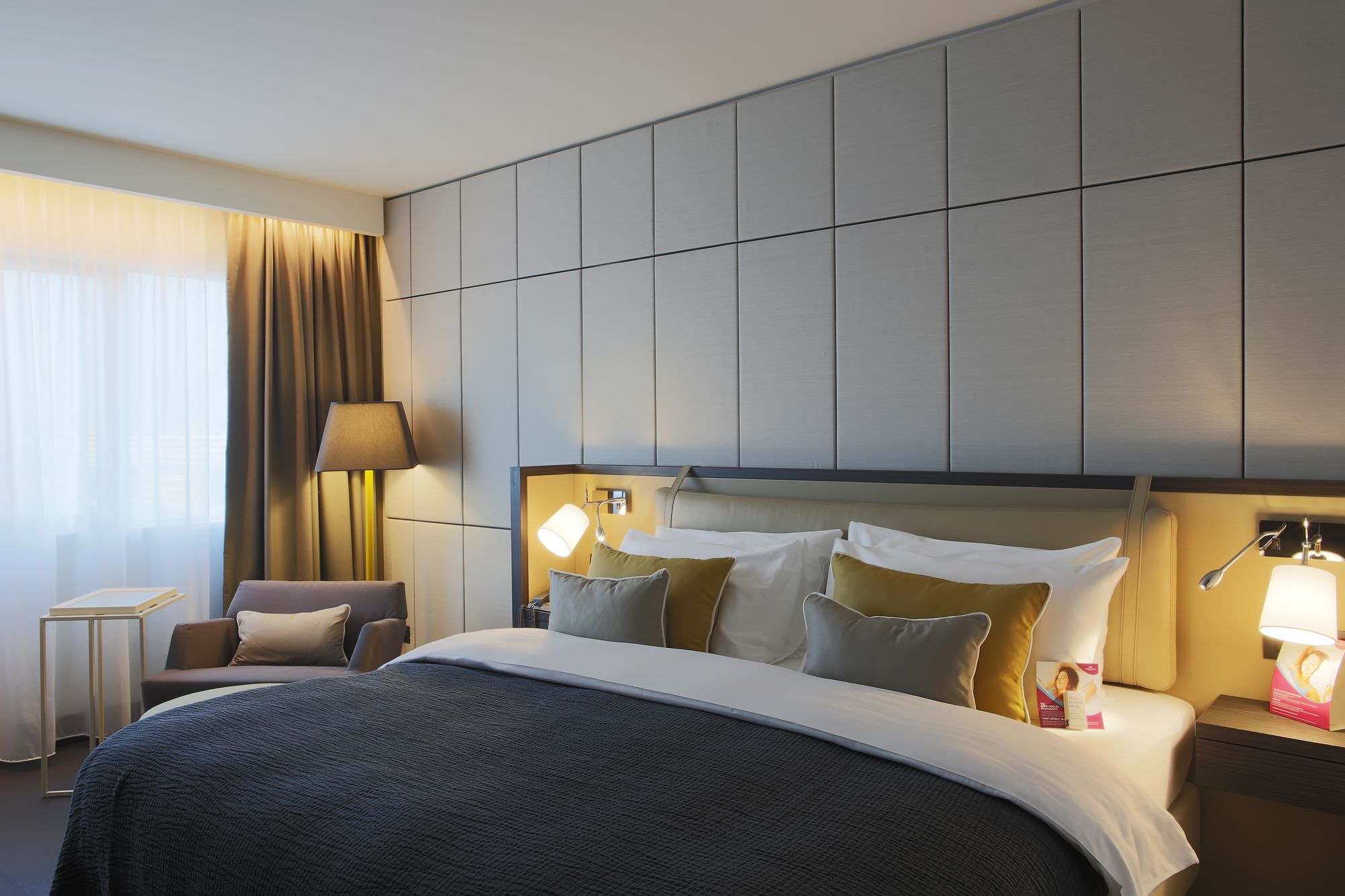 Фото Краун Плаза Белград