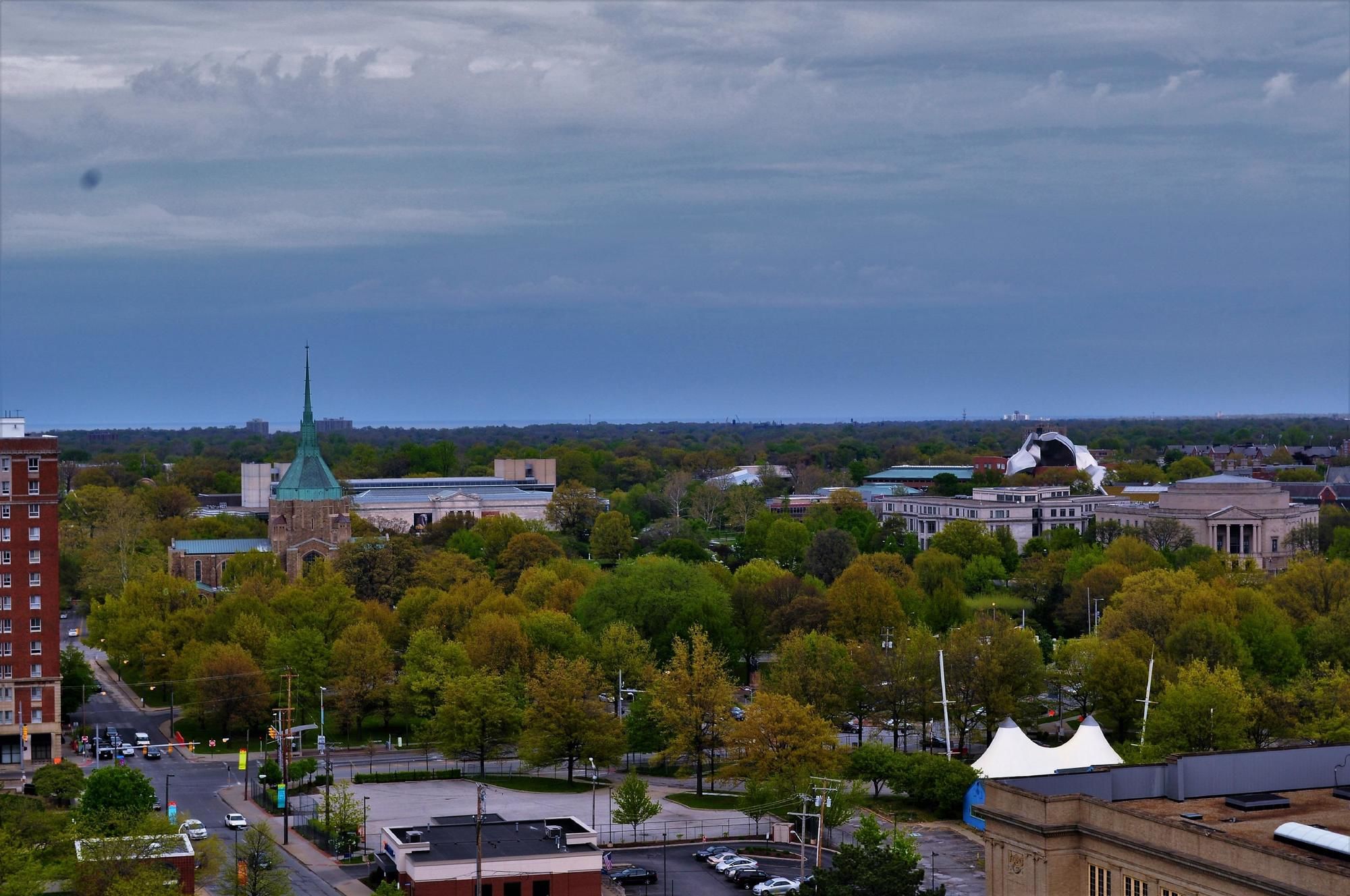 Фото The Tudor Arms Hotel Cleveland - a DoubleTree by Hilton