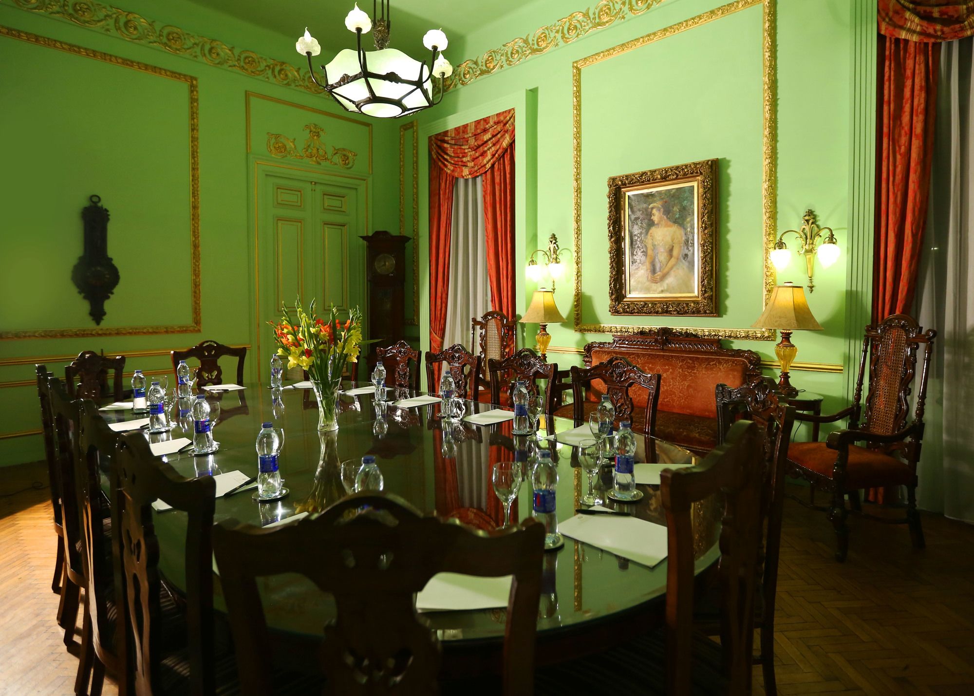 Фото Paradise Inn Le Metropole Hotel