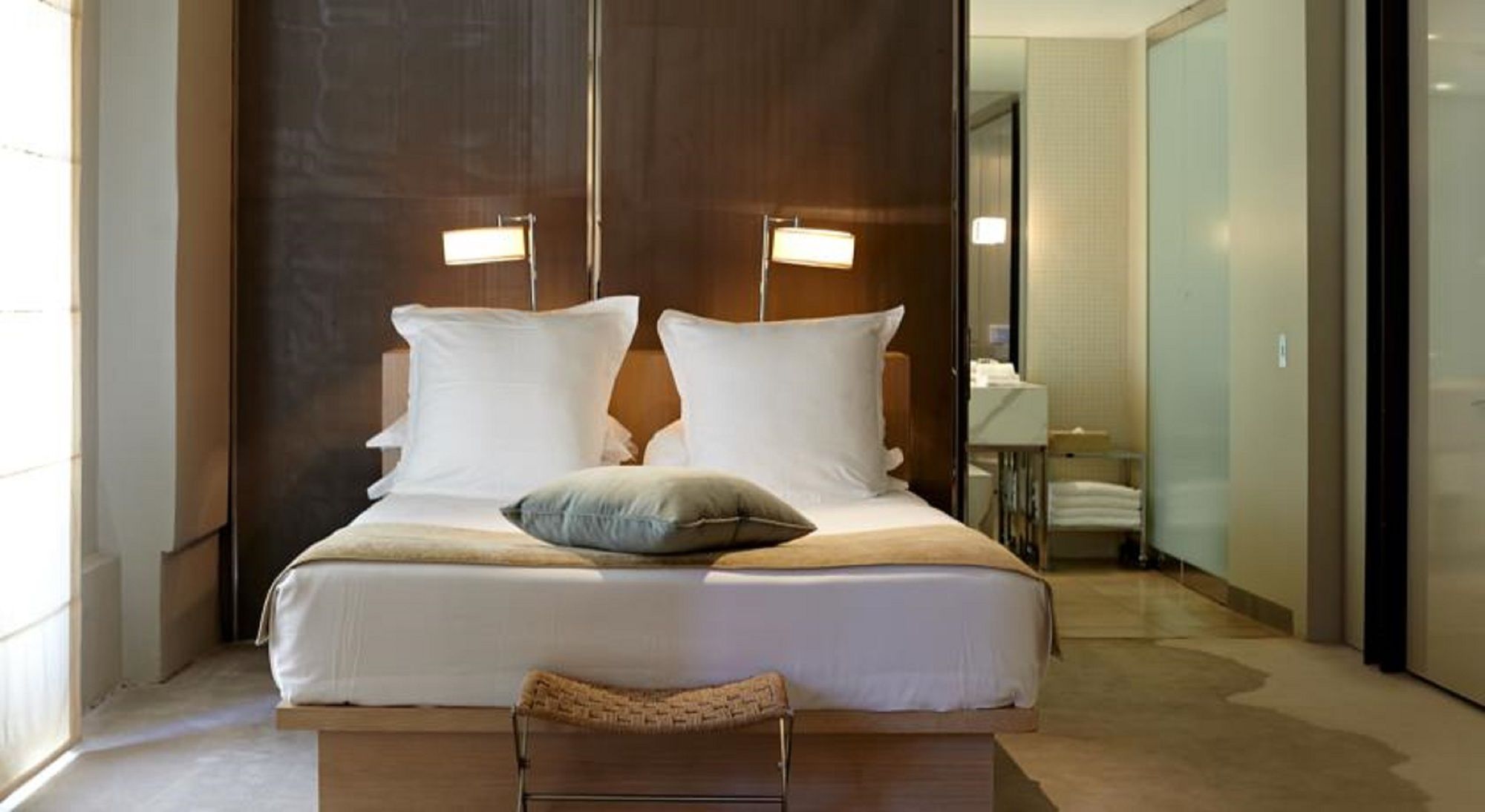 Фото Establishment Hotel