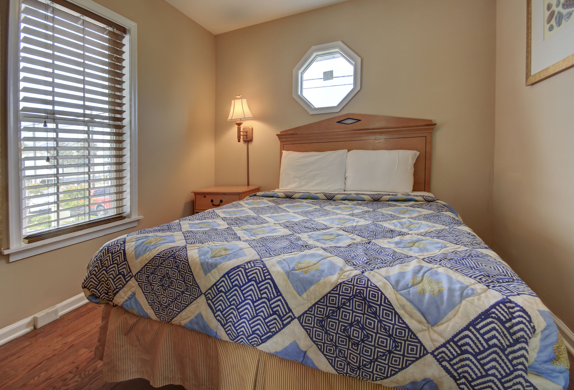 Фото Ambassador Inn