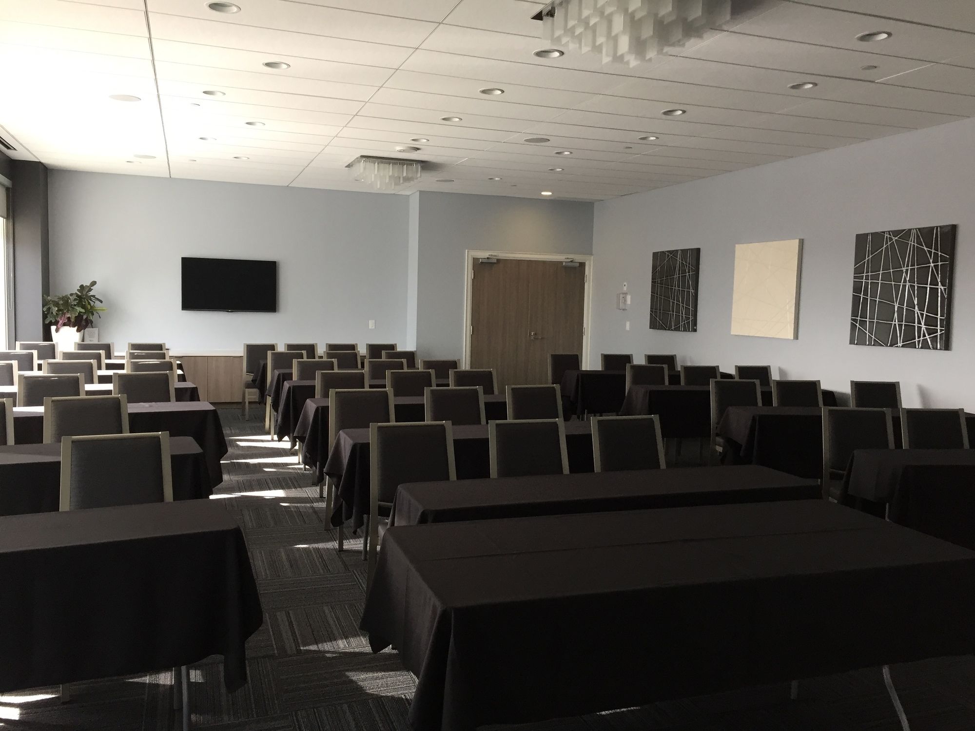 Фото Liberty Suites Hotel