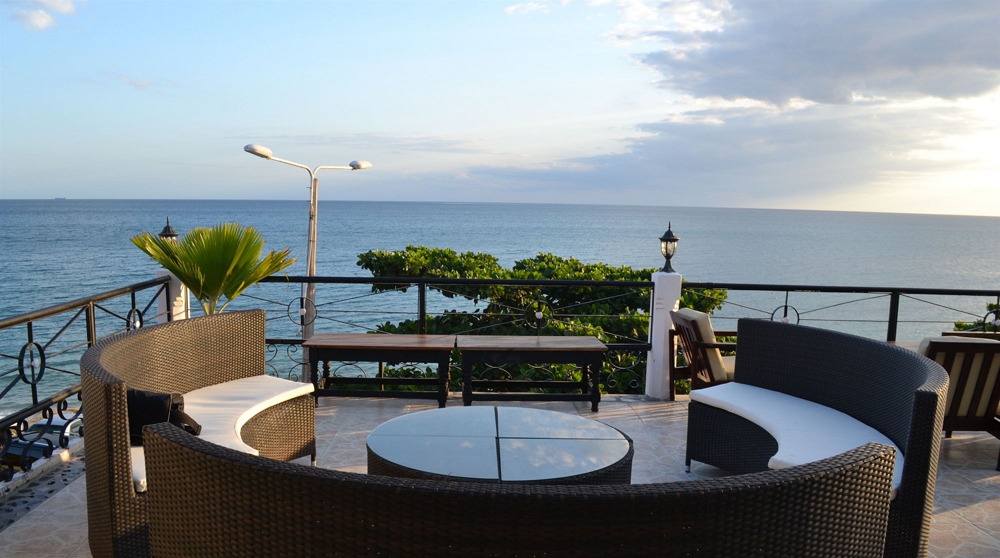 Фото Africa House Hotel