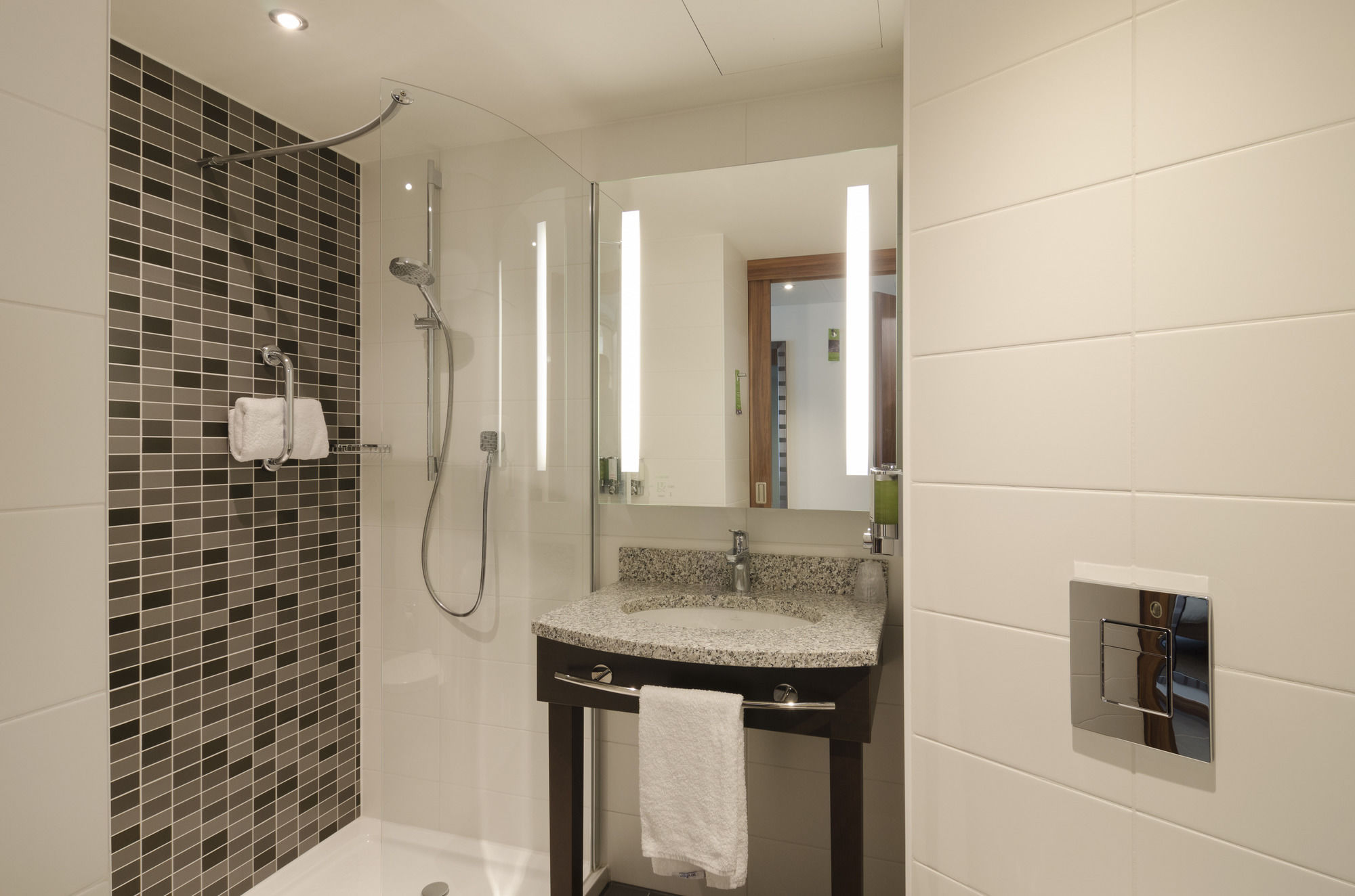 Фото Hampton by Hilton Frankfurt City Centre Messe