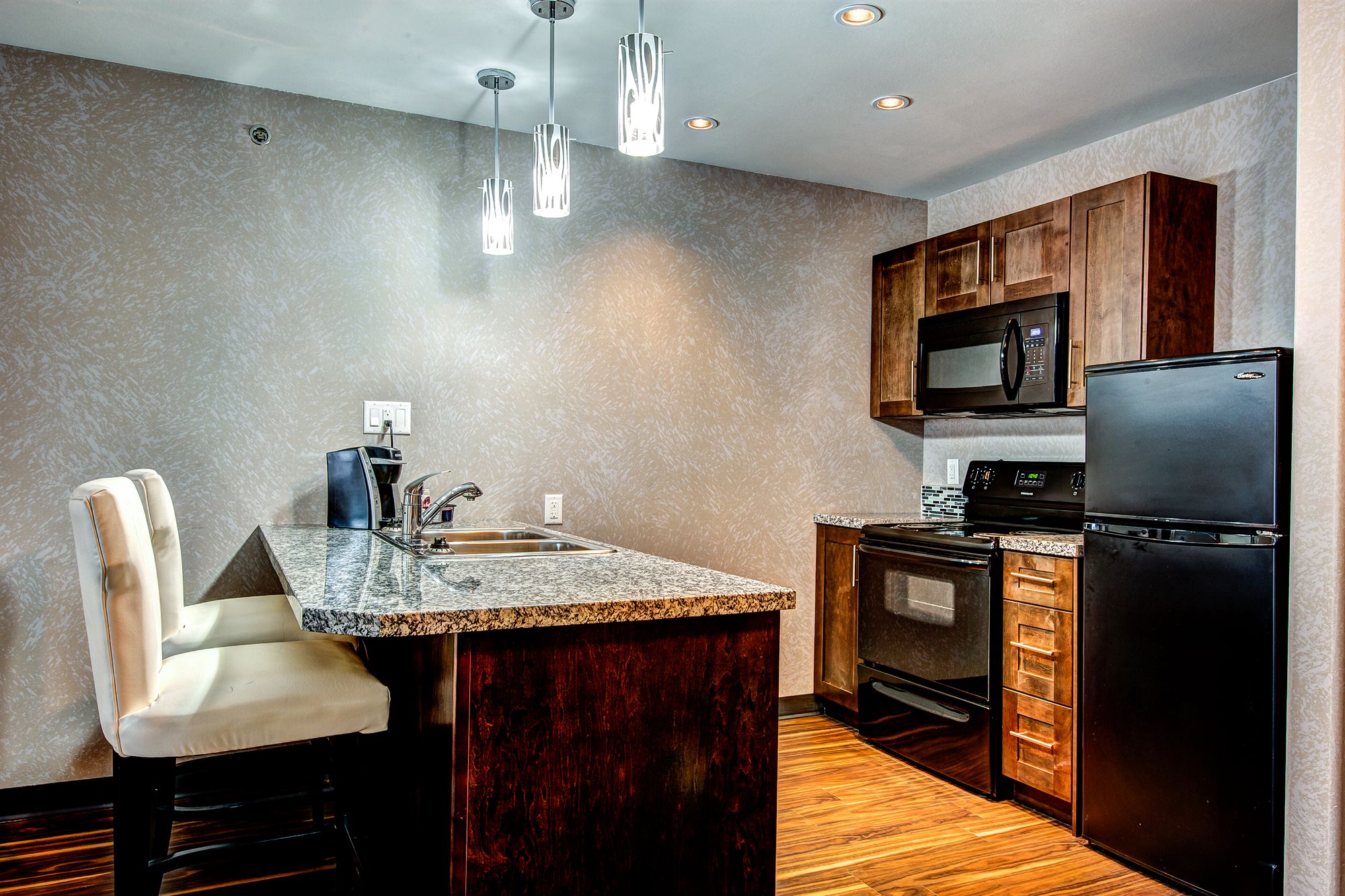 Фото Home Inn and Suites Regina Airport