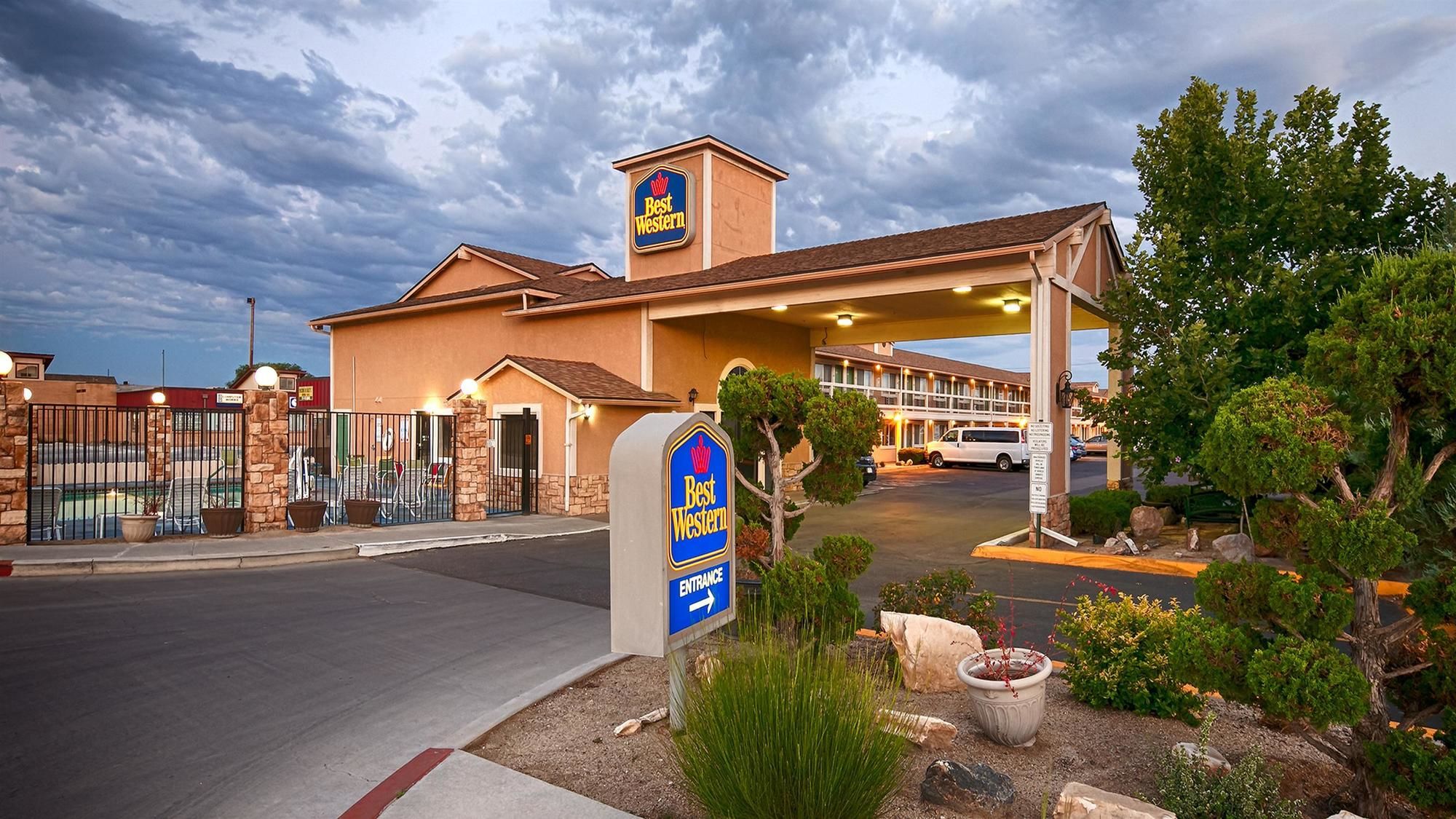 Фото Best Western Fallon Inn & Suites