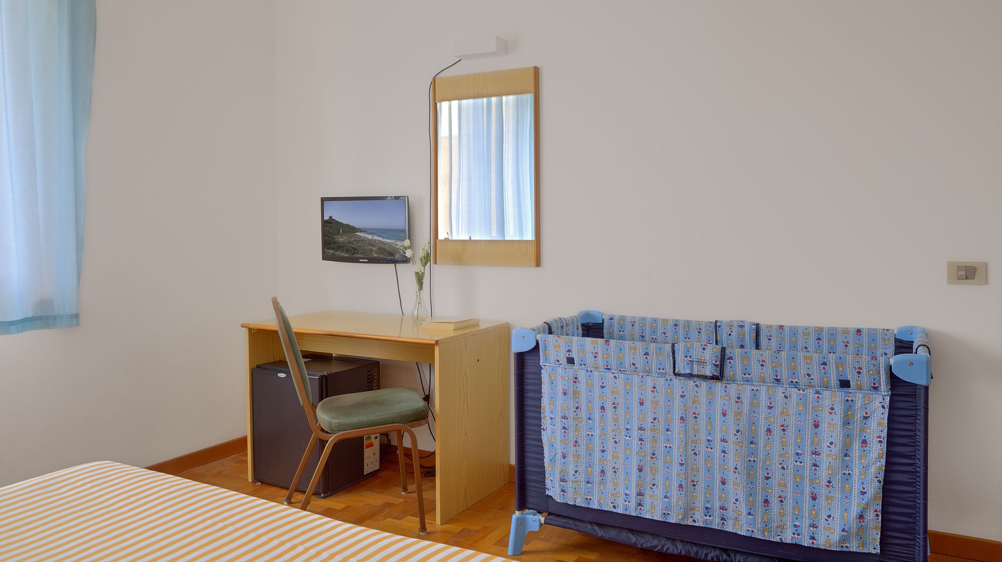 Фото Mistral Hotel