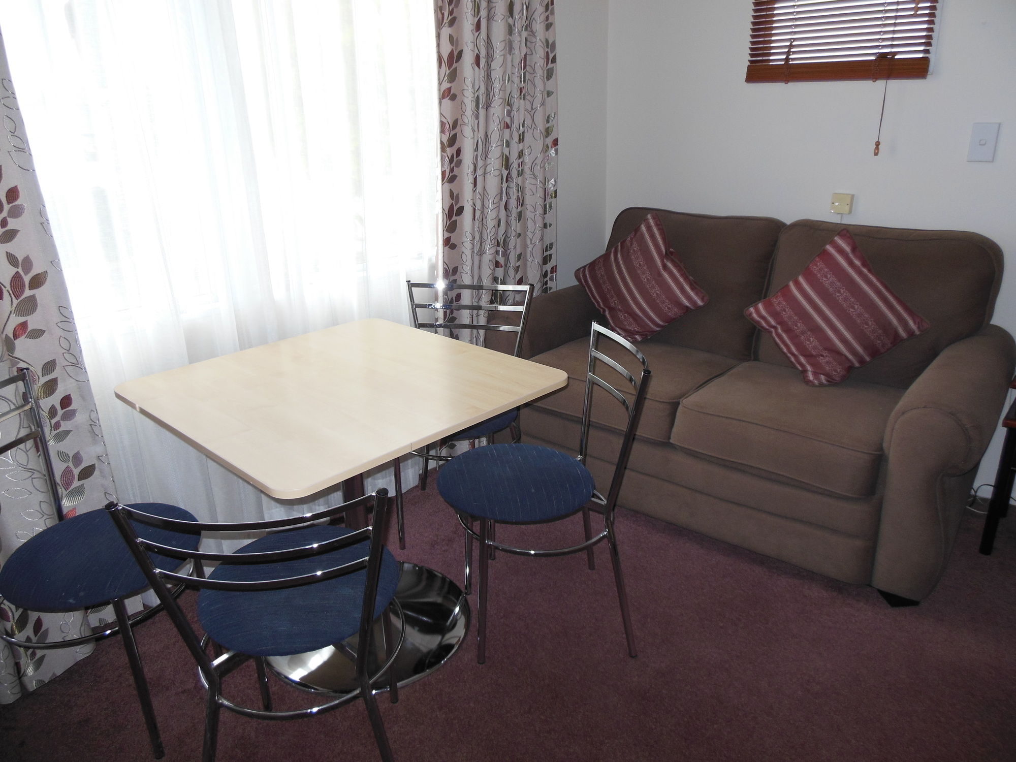 Фото Asure Camelot Arms Motor Lodge