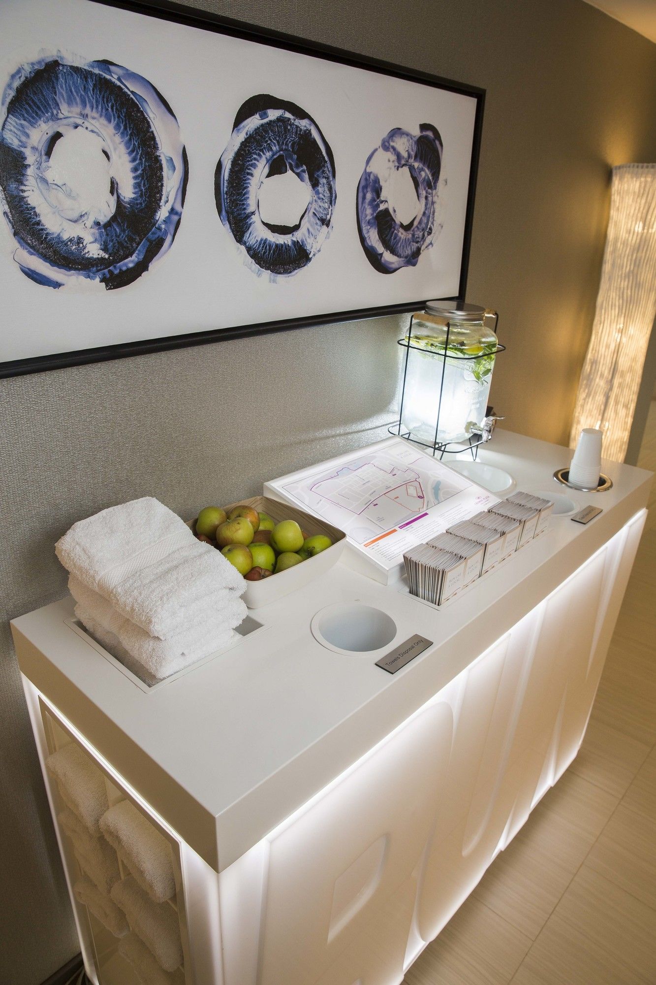 Фото Crowne Plaza Basingstoke