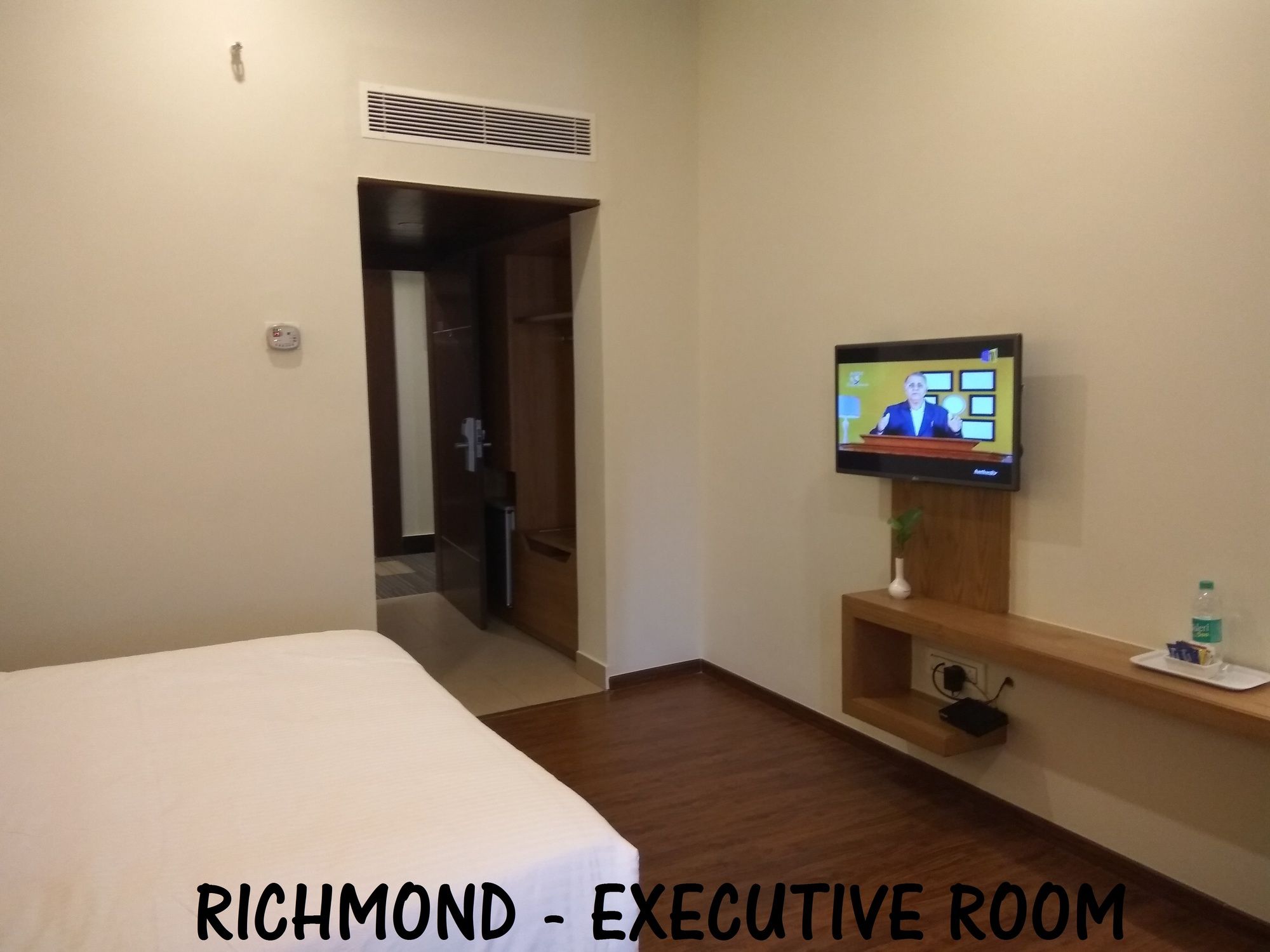 Фото Hotel Ramanashree Richmond