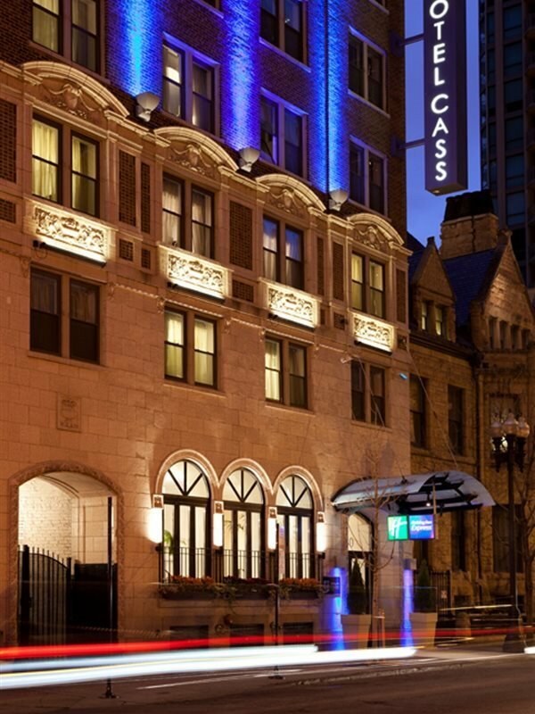 Фото Holiday Inn Express Chicago - Magnificent Mile, an Ihg Hotel