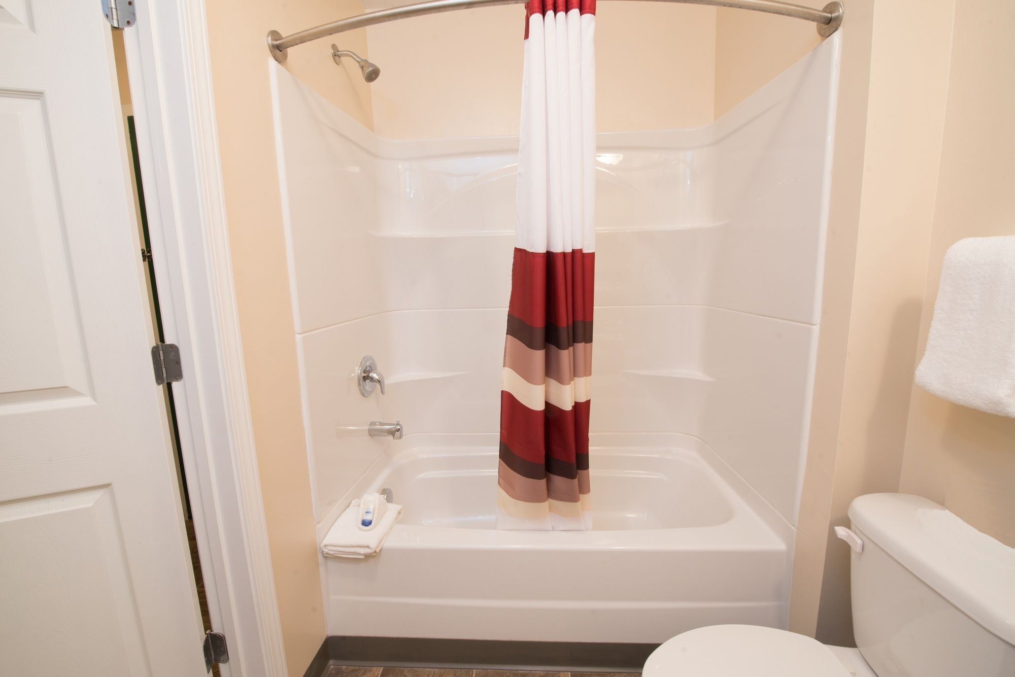 Фото Red Roof Inn & Suites Dickinson