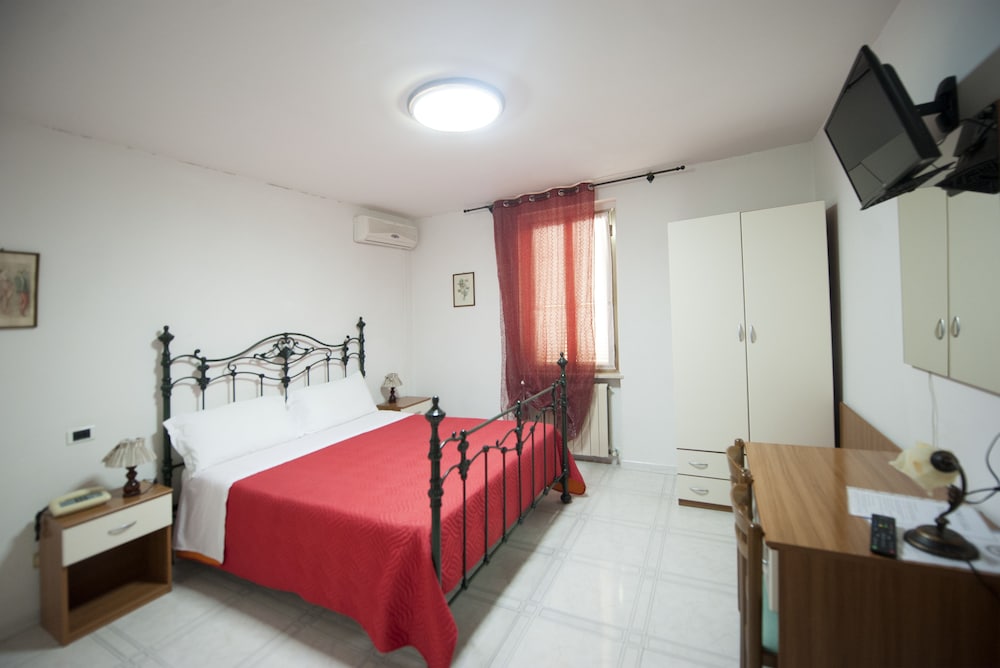 Фото Hotel Athena