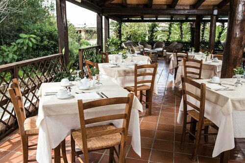 Внешний вид отеля La Jacia Hotel & Resort в Бая-Сардинии, фото 3