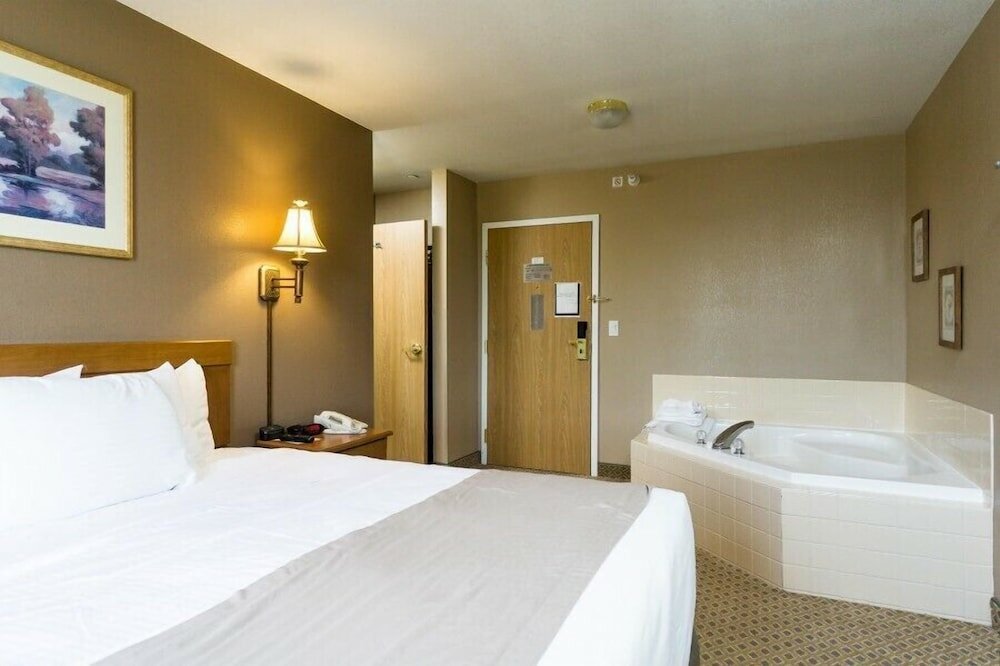 Фото Baymont by Wyndham Jacksonville