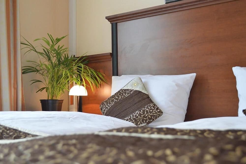 Фото City Hotel West